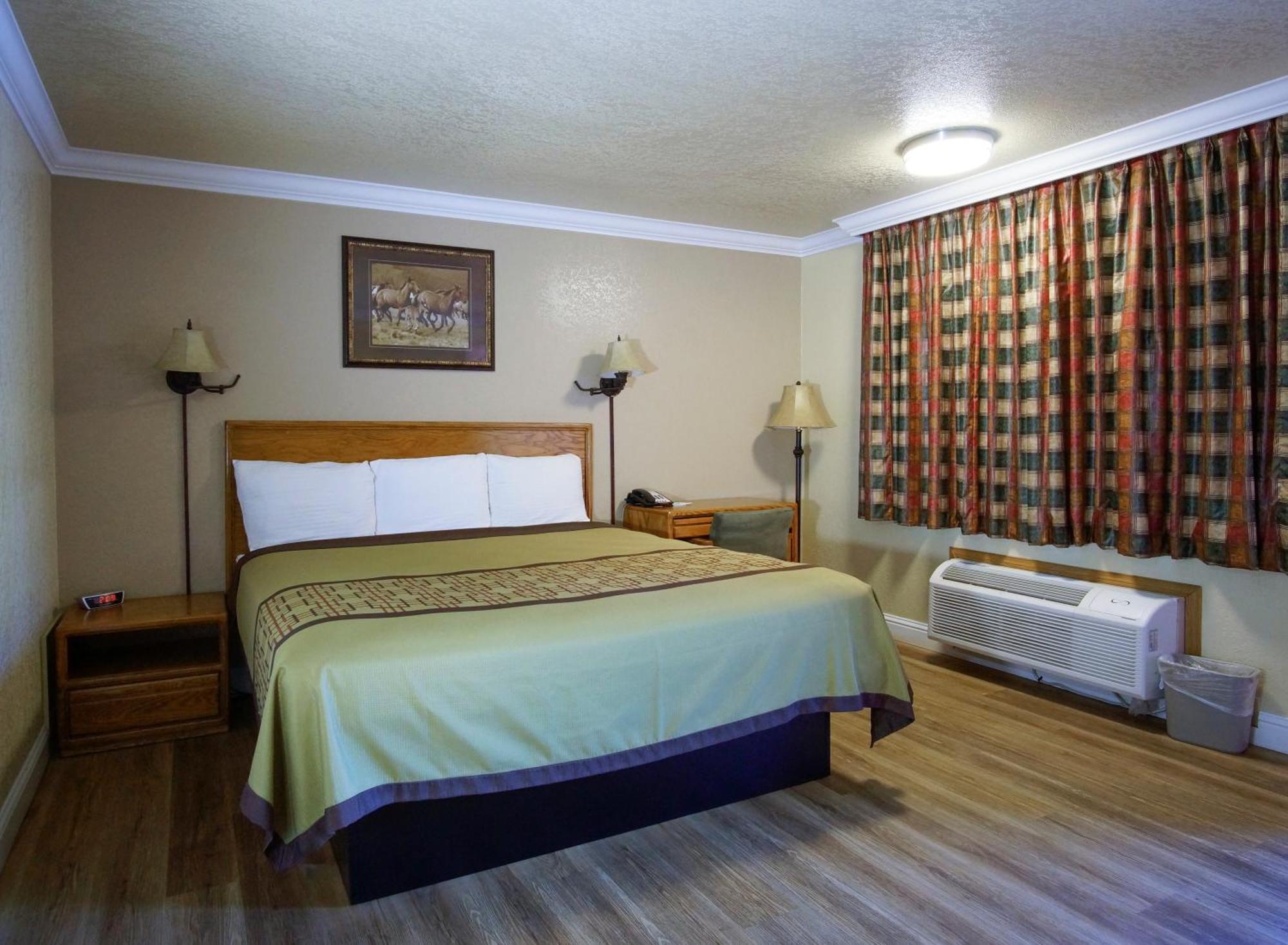 Charm Motel & Suites Burney Zewnętrze zdjęcie