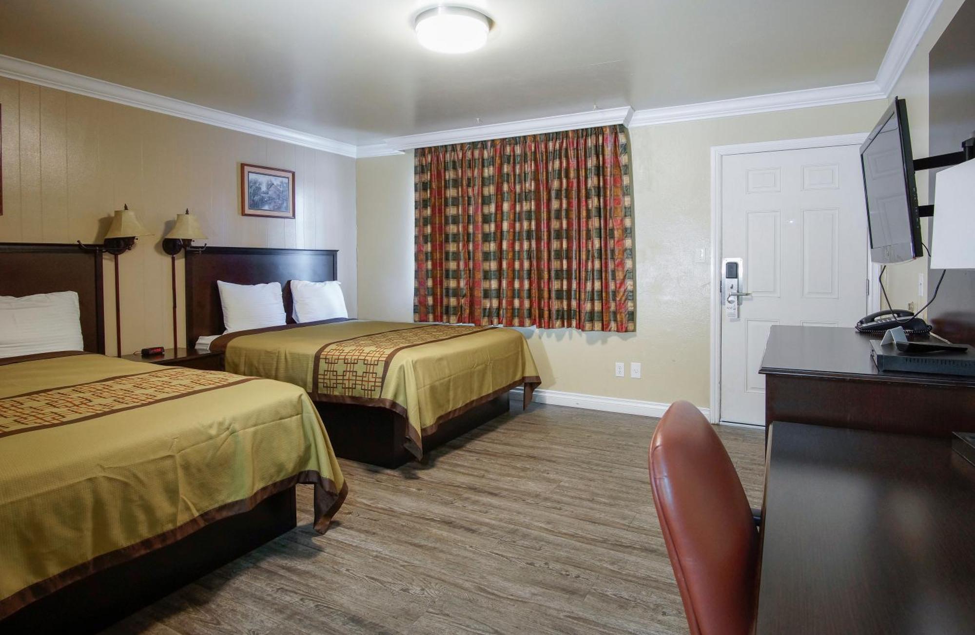 Charm Motel & Suites Burney Zewnętrze zdjęcie