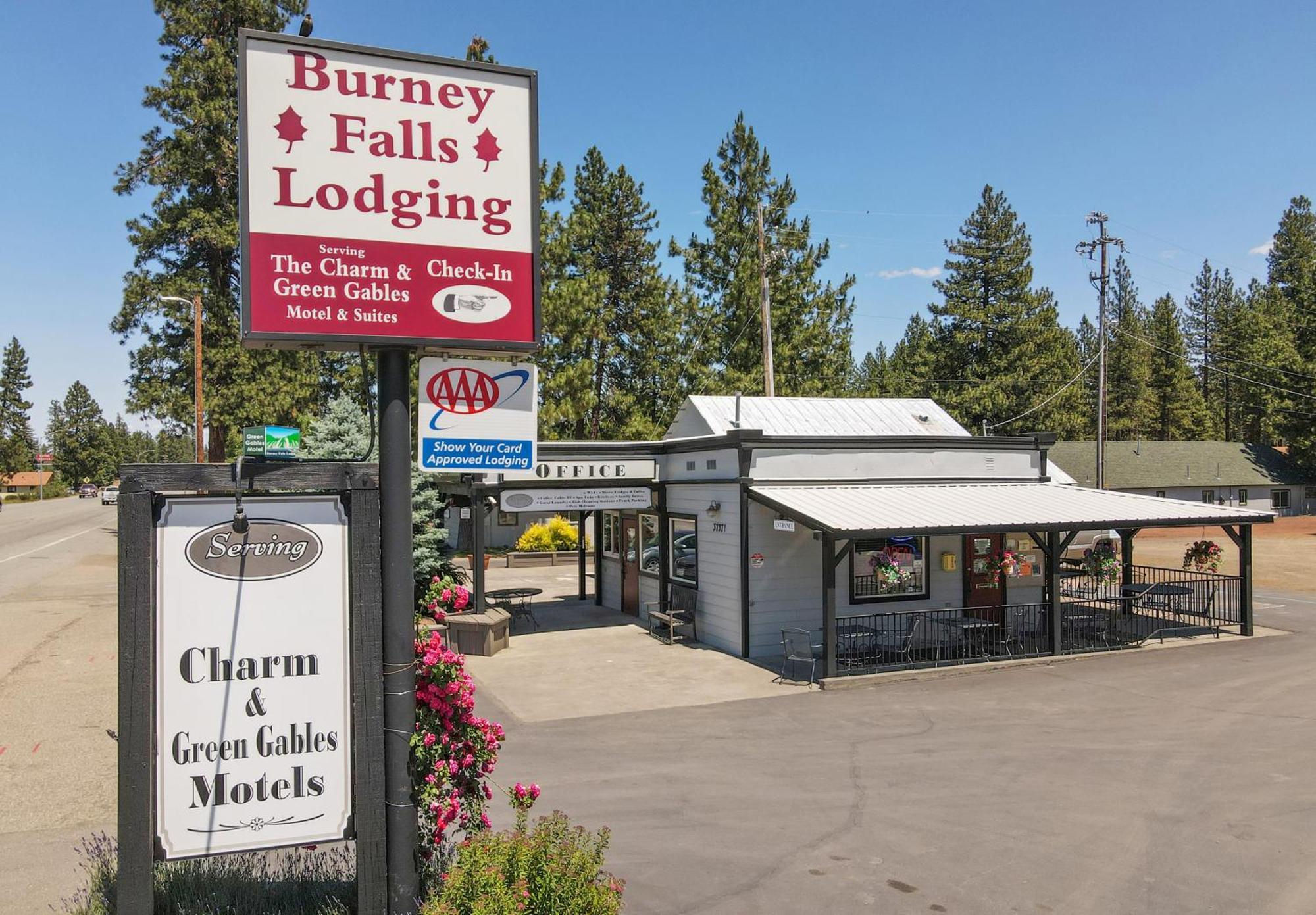 Charm Motel & Suites Burney Zewnętrze zdjęcie